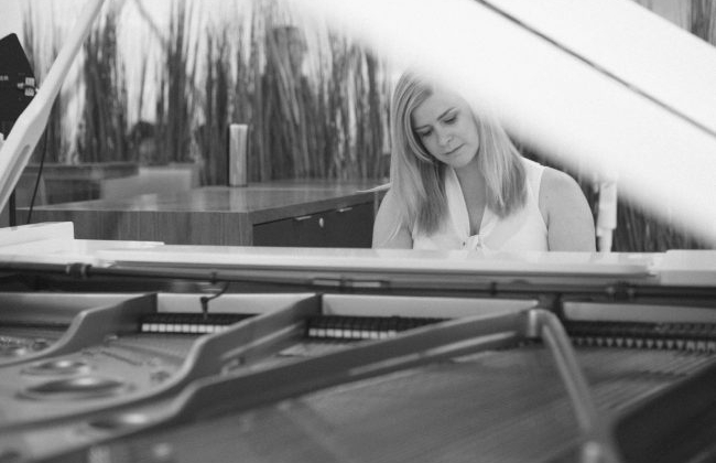 Siegel Entertainment artist Selina Koop