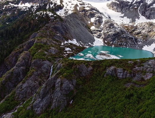 ‘Sumptuous Spas Making a Splash in Western Canada’ 1