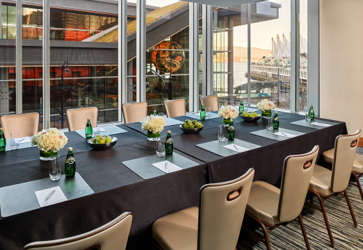 Amber Room Meeting Space