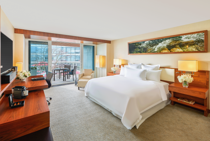 Deluxe Pool View King at Fairmont pacific Rim