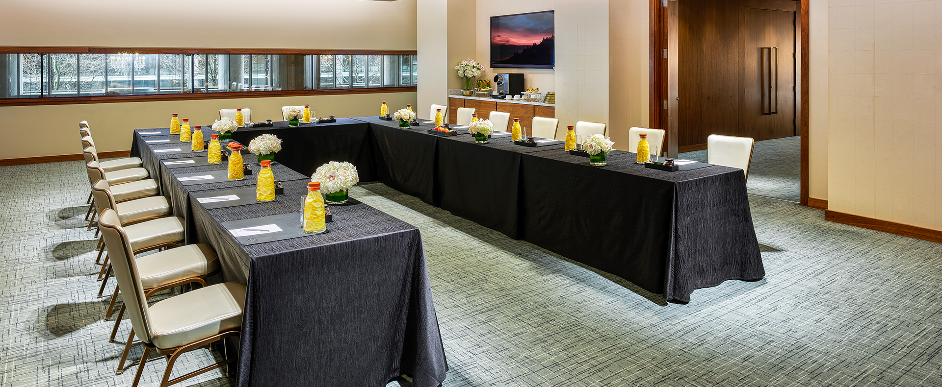 Pearl Room Meeting Space