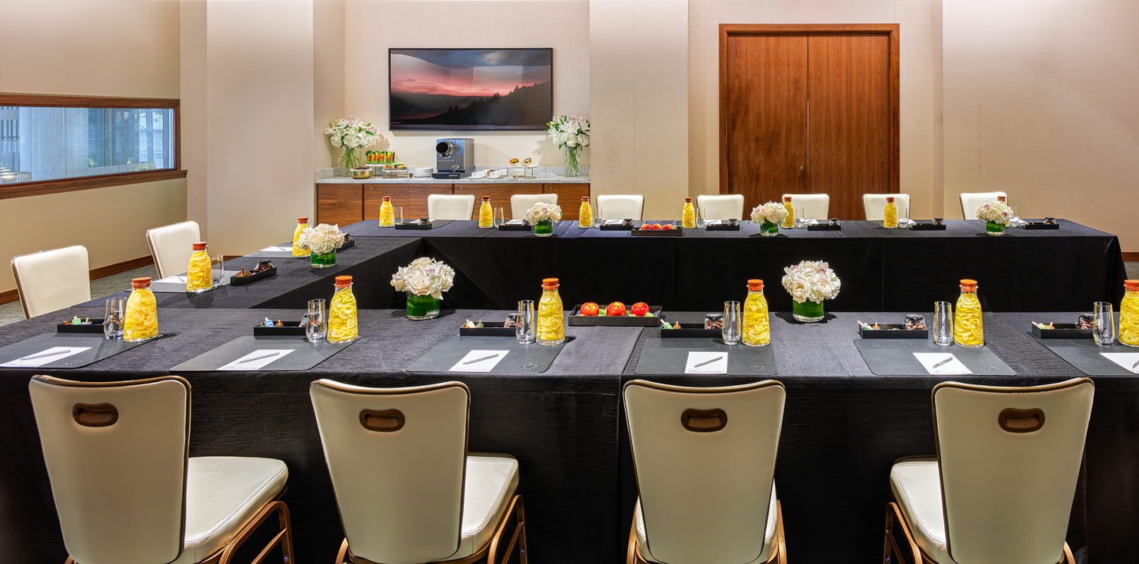 Pearl Room Meeting Space