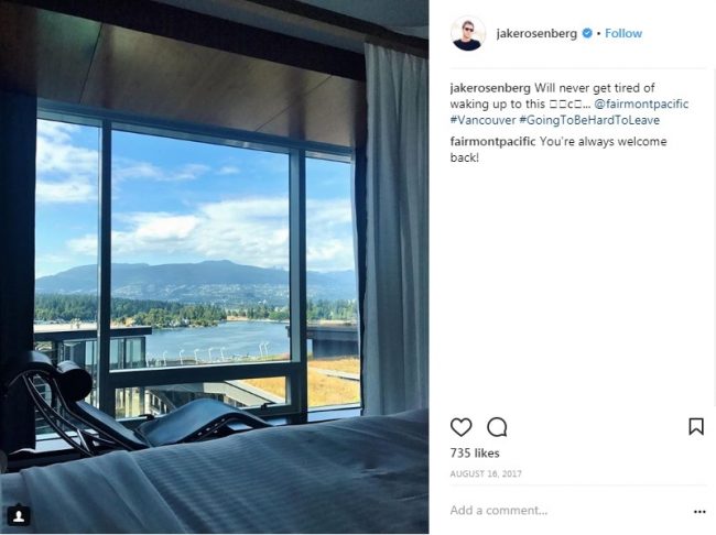 room with a view of he mountains